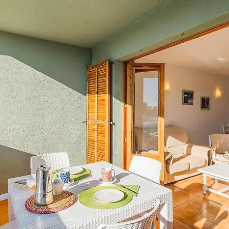 - Penthouse Bressol * 포엔샤 항구